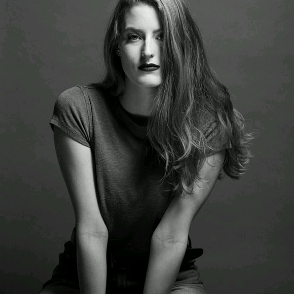 Meet your Posher, Naomi - Picture 1 of 1
